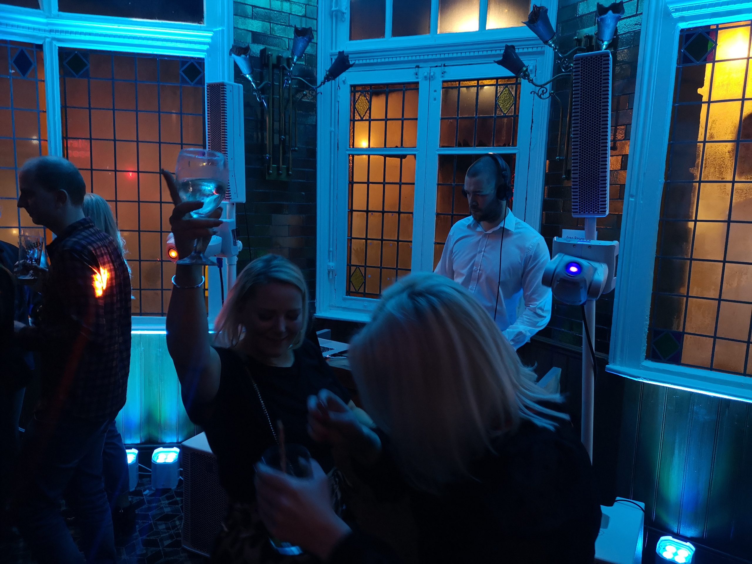 DJ HIRE SURREY DJ HIRE SURREY